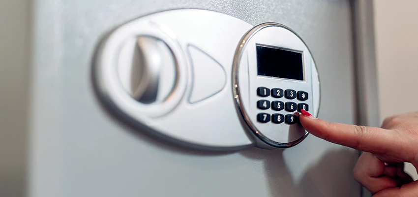 Jewelry Safe Cracking in West Hollywood, California