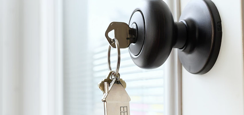 Bifold Door Knob Replacement in West Hollywood, California